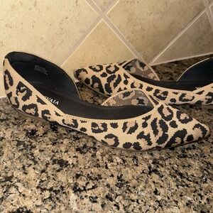 Vivaia Melia Pointed Toe D'Orsay Dark Leopard Print Flats Women's 40 9.5 Beige